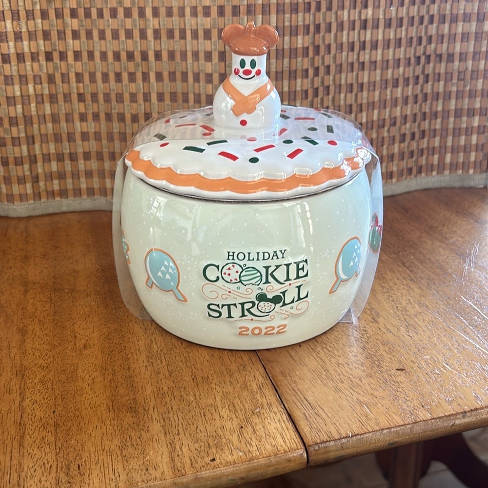 EPCOT Holiday Cookie Stroll Jar 2022.  NWT